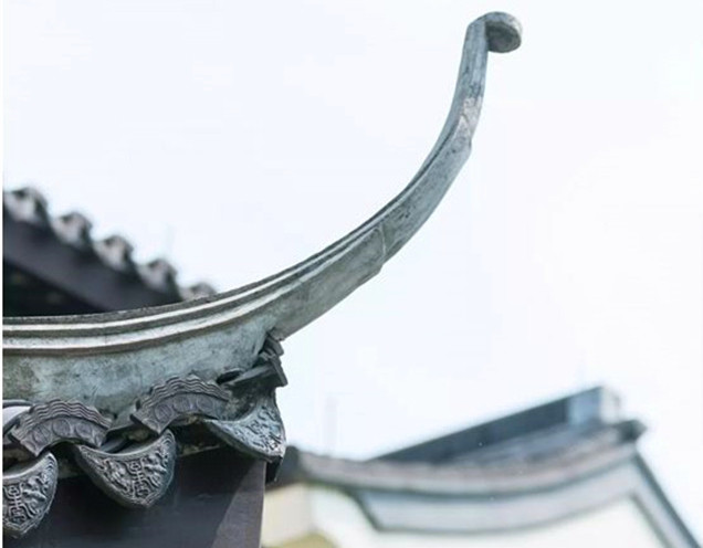 飞檐设计构图巧妙,造型优美的屋顶给人们以赏心悦目的艺术享受.